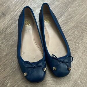 Tory Burch Navy flats size 6